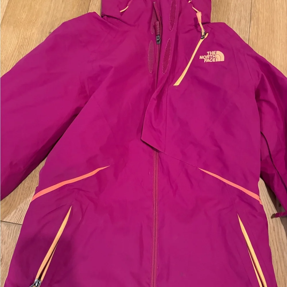 The North Face Women's Purple Jacket with Orange insert XS/S - Picture 2 of 6